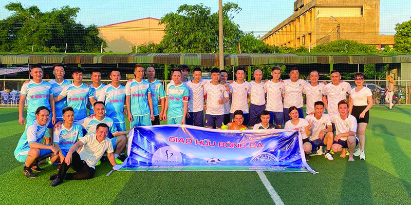 Giao hữu bóng đá FC Vẻ Đẹp Việt và FC NTMT Ninh Bình