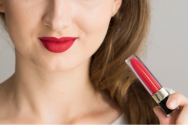 Son nước siêu lì, dùng đúng cách không lo nhoe nhoét