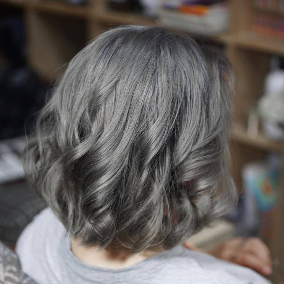 Tóc màu xám khói
